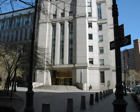 Манхэттенский федеральный суд, где слушается дело о хищениях из фондов для жертв Холокоста. Фото В. Козловского