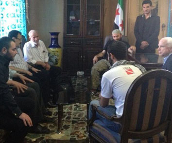 Сенатор Маккейн на встрече с повстанцами в Сирии