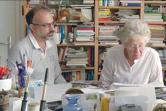 Последняя встреча Арнона Гольдфингера и Эдды фон Мильденштайн, где он показывает  ей копию автобиографии ее отца