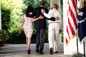 Президент Барак Обама с родителями сержанта Бергдала в Белом доме