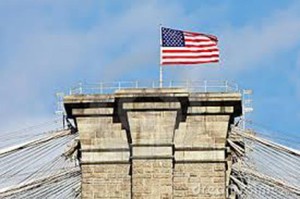 Флаги на башнях Бруклинского моста