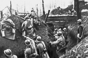 Французская пехота переходит в атаку, 1916 год