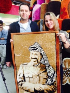 Светлова с портретом Ясира Арафата