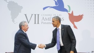 «Историческое» рукопожатие на саммите в Панаме
