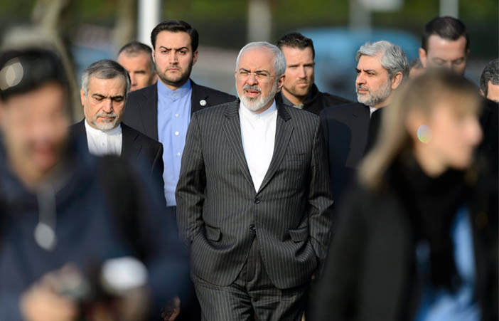 В центре — министр иностранных дел Ирана Джавад Зариф