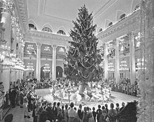 Новогодняя елка в Колонном зале «Дома Союзов».  Москва, 50-е годы