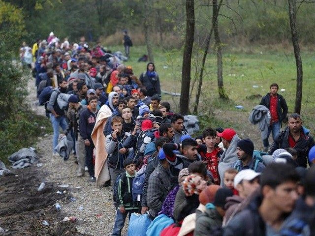 1-december-migrants_in_balkans-640x480