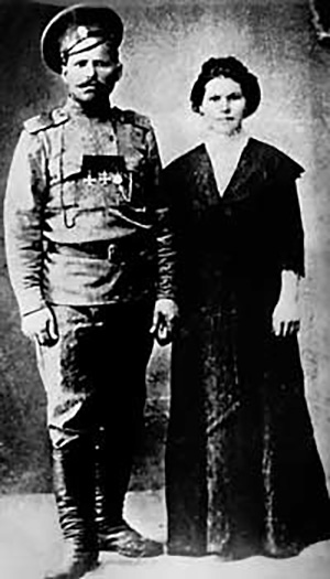 Василий Чапаев с женой Пелагеей
