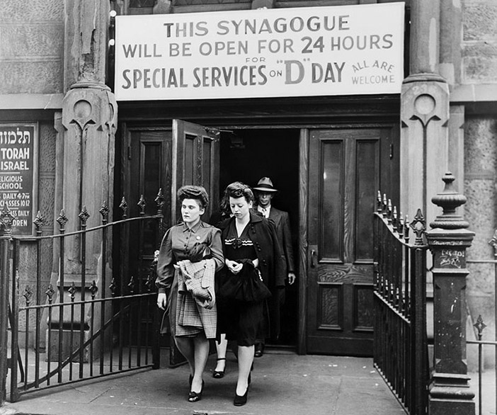 800px-synagogue_d-day3