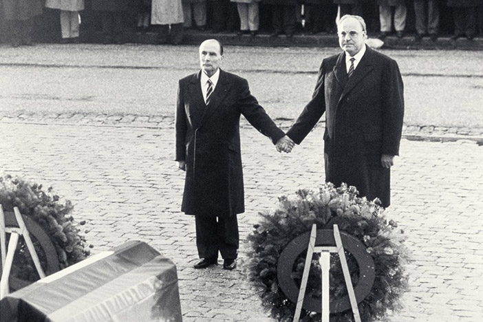 Гельмут Коль и Франсуа Миттеран в Вердене, 1984 год