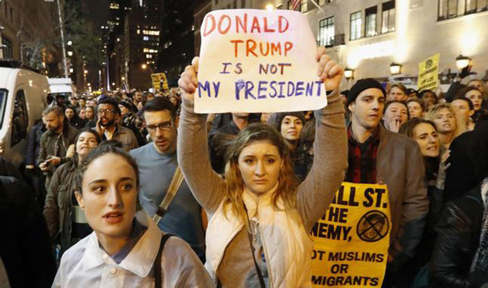 Недовольные победой Трампа вышли на акции протеста