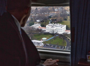 Барак Обама из окна вертолета бросил прощальный взгляд на Белый дом