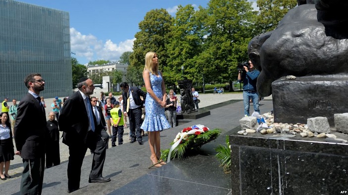 Иванка Трамп возложила венок к памятнику героям Варшавского гетто