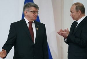 Российский режиссер Сокуров (на фото слева) попросил Путина освободить Сенцова