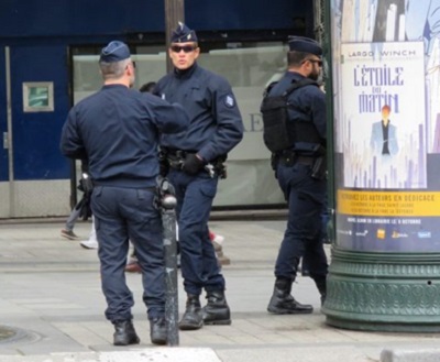Полицейские и военные на улицах Парижа не особо пугают исламистов