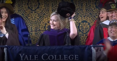 Хиллари Клинтон выступает перед студентами Йельского университета
