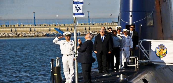 Черные бело-голубые