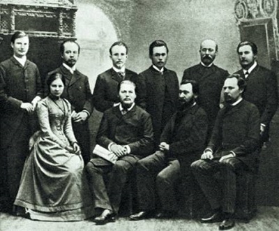 В.Хавкин в лаборатории И. И. Мечникова (стоит первый слева). 1892 год Фото: old.lechaim.ru
