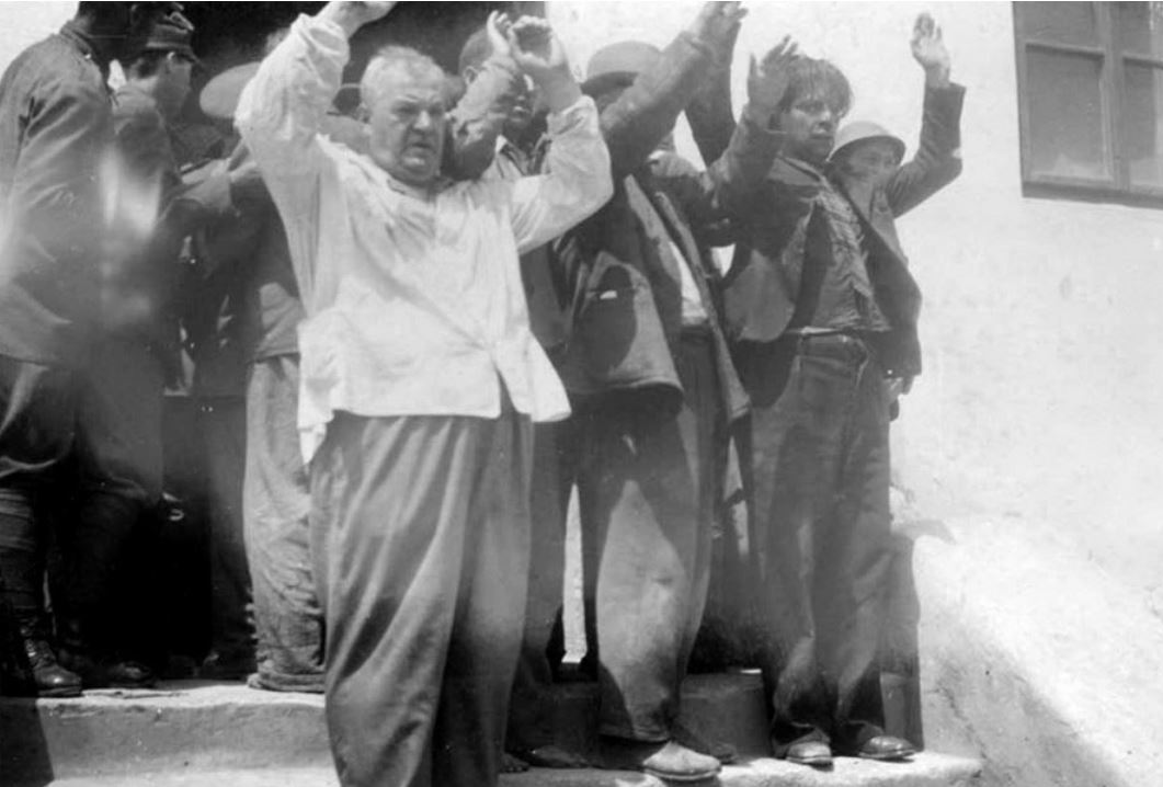 Евреи, арестованные во время погрома в Яссах в Румынии, Июнь 1941. Яд ва Шем 