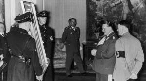 Геринг и Гитлер Источник: kommersant.ru 