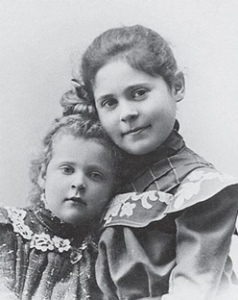 Лиля (справа) и Эльза Каган. 1900 г. Фото: Wikipedia / Общественное достояние