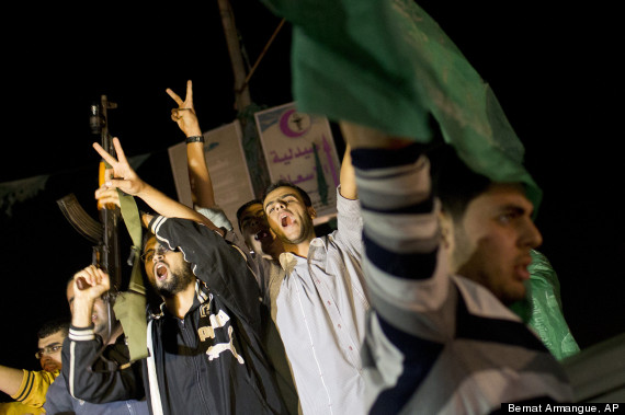 Газа-Сити. Хамасовцы отмечают объявленное так называемое перемирие. 21 ноября 2012 г.