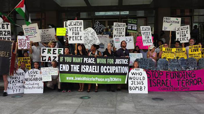Демонстрация активистов «Еврейского голоса за мир» в Нью-Йорке