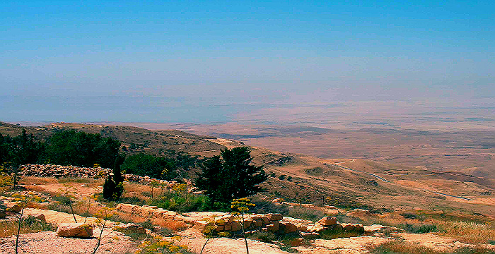 Так смотрится Иудея с гор Моава (Иордания)