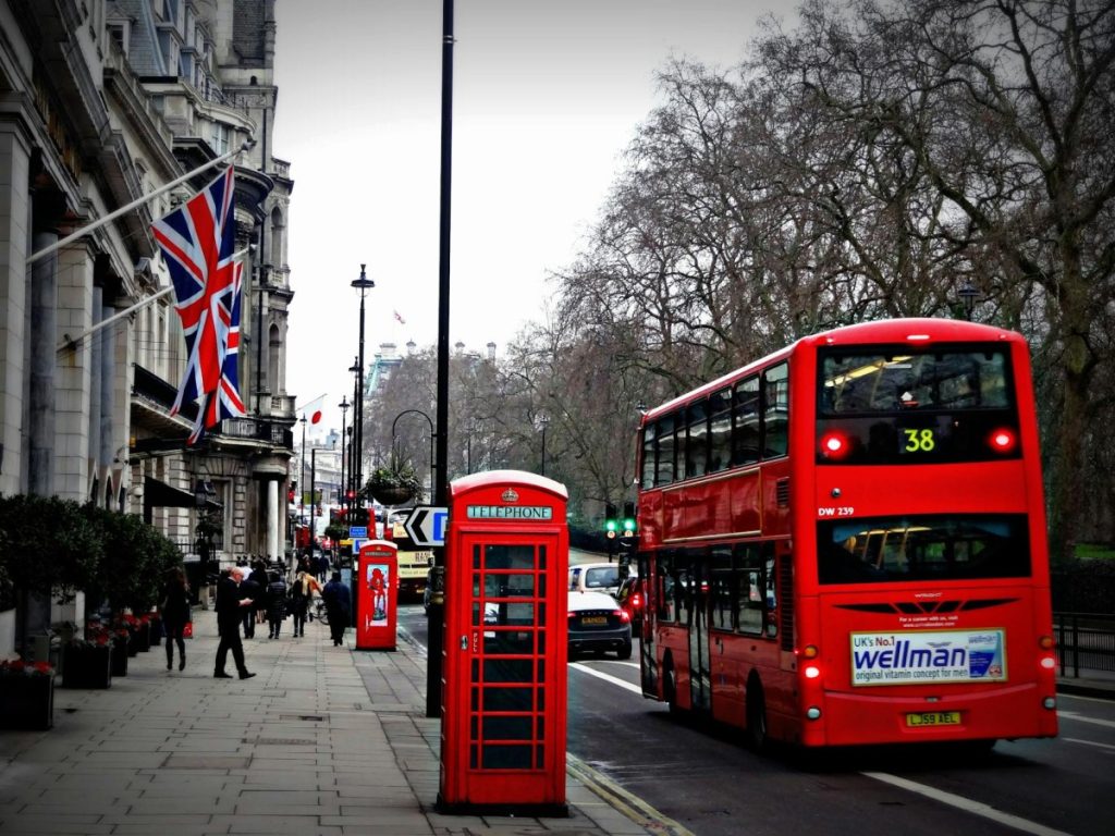 london-street-phone-cabin-163037.jpeg